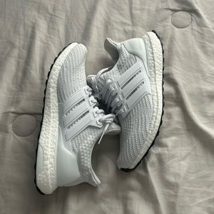 Adidas ultra boost triple white